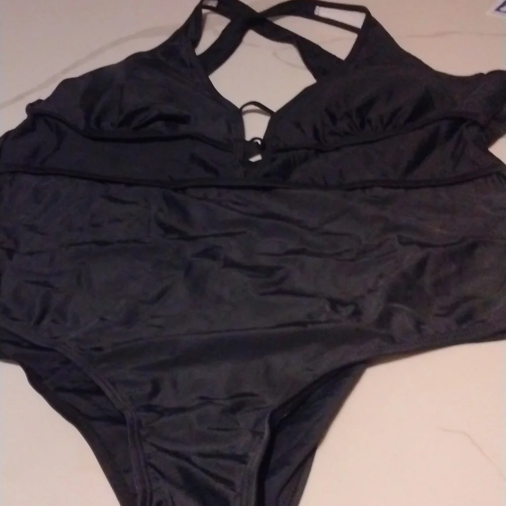 Plus Size One Piece Swimsuit Sexy Plunge Neck SZ 4XL black NWOT‎